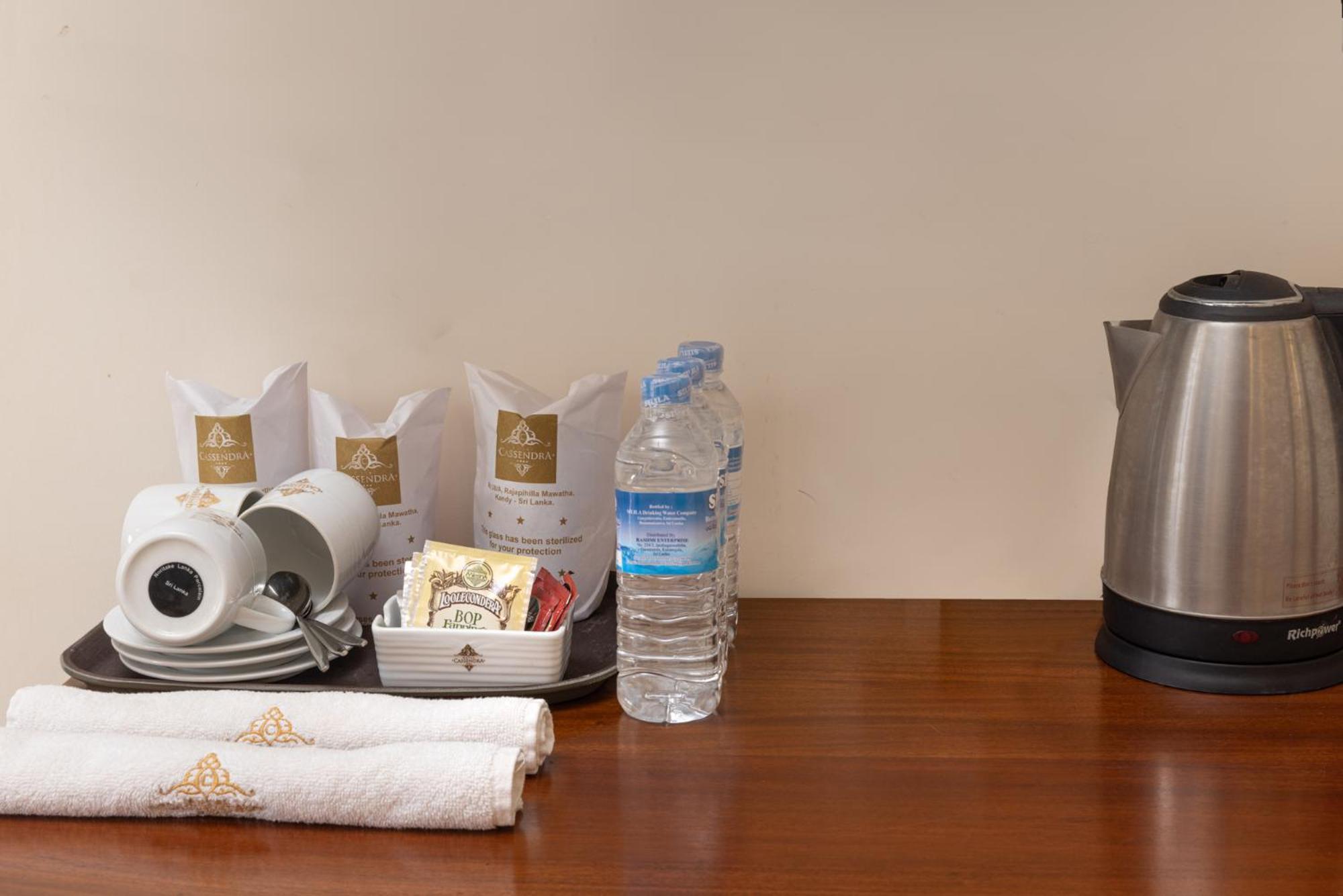 Hotel Cassendra Κάντι Εξωτερικό φωτογραφία