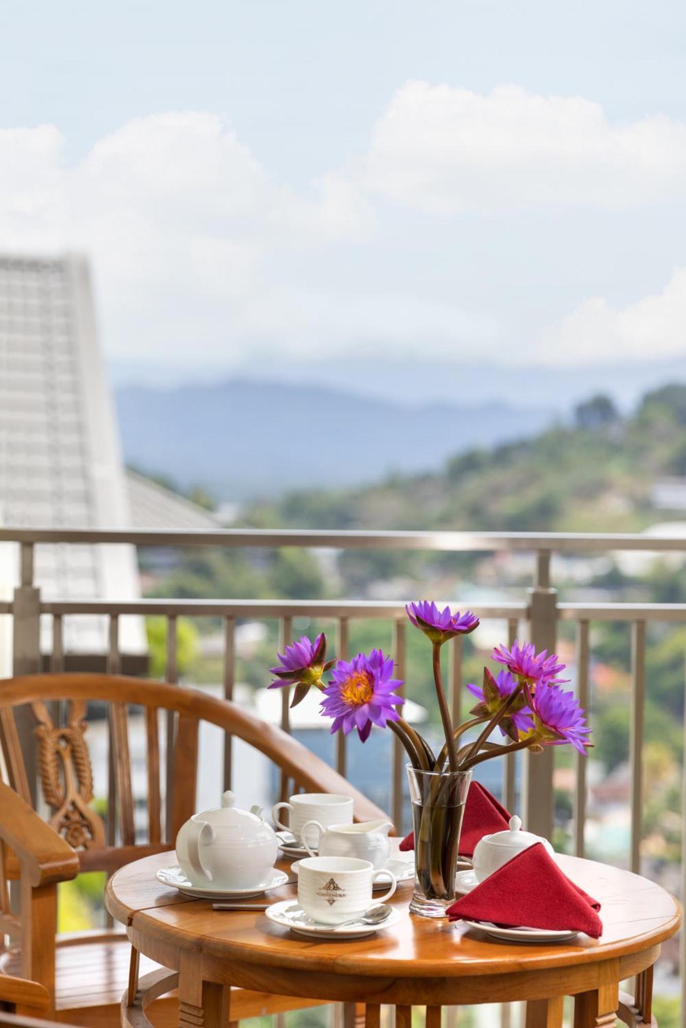Hotel Cassendra Κάντι Εξωτερικό φωτογραφία